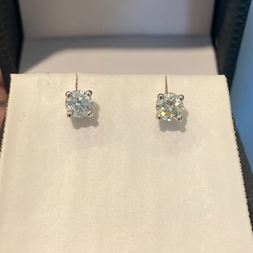14KT white gold earth mined studs